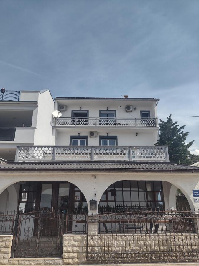 Apartments Vita Novi Vinodolski Exterior foto