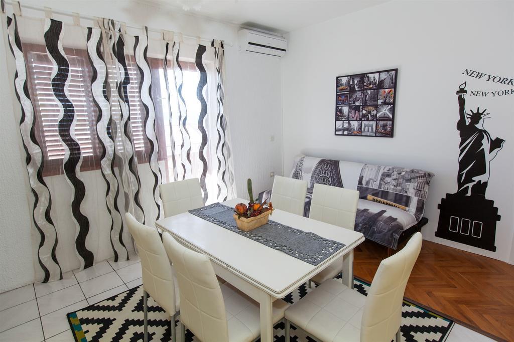 Apartments Vita Novi Vinodolski Zimmer foto